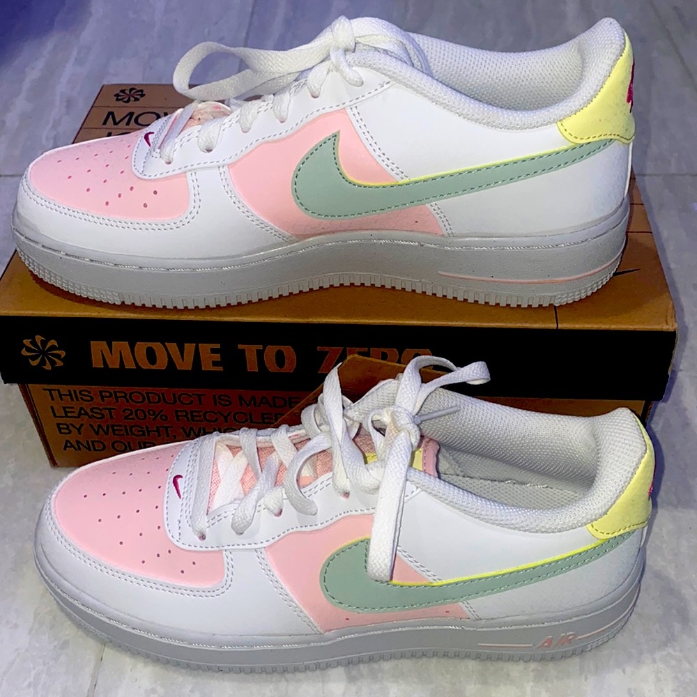 Nike Air Force 1 white multi color pink impact women 🌸